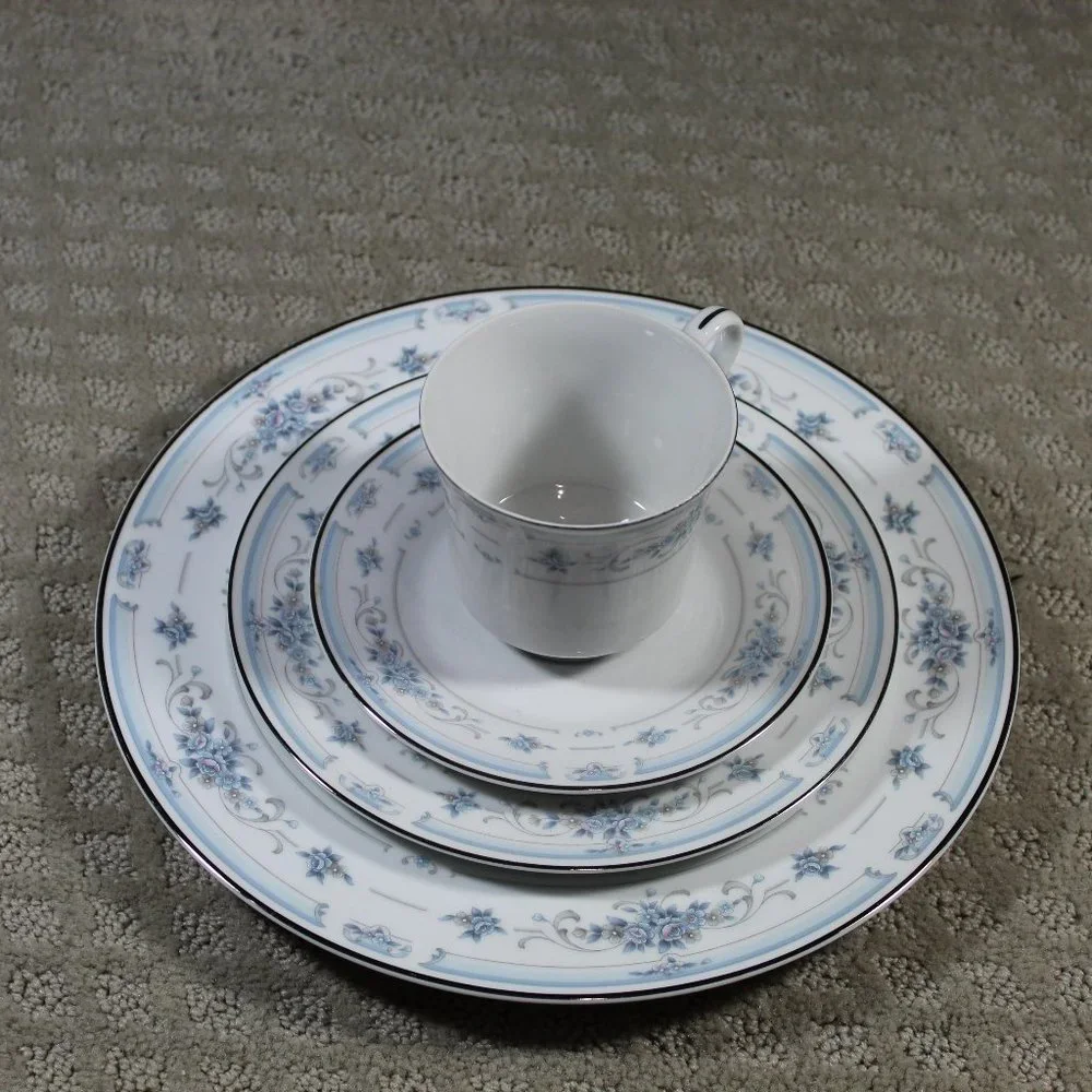 Set of 4 Nitto Claridge W76 Dinnerware (Dinner Plate, Salad Plate, Saucer & Cup)